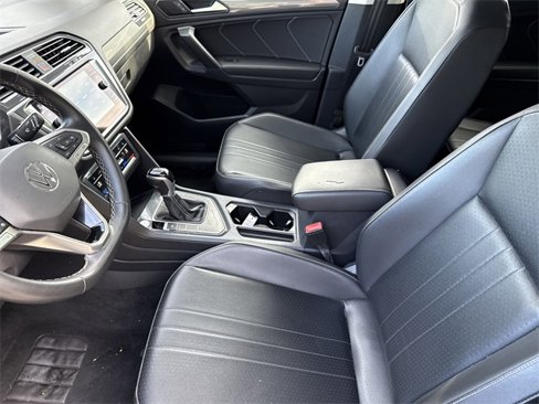 Used 2022 Volkswagen Tiguan SE image 5