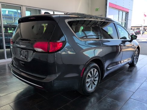 Used 2020 Chrysler Pacifica Touring-L Plus image 7