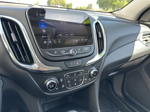 Used 2022 Chevrolet Equinox LT image 23