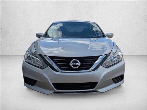 Used 2017 Nissan Altima 2.5 S image 2