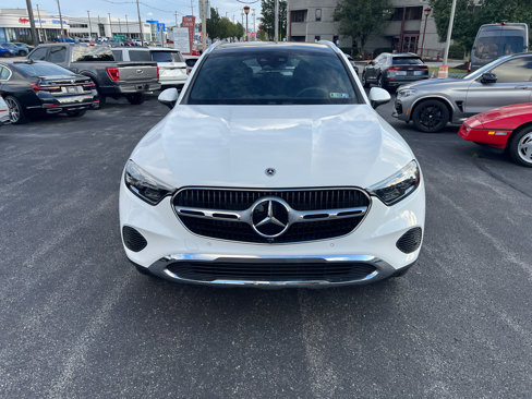 Used 2025 Mercedes-Benz GLC 300 4MATIC image 2