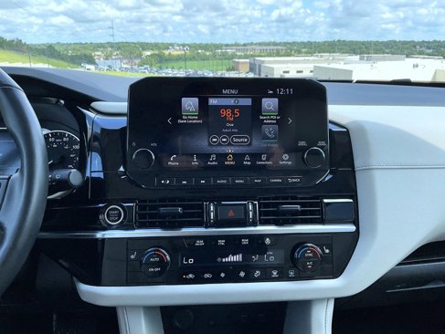 Used 2023 Nissan Pathfinder SL image 13