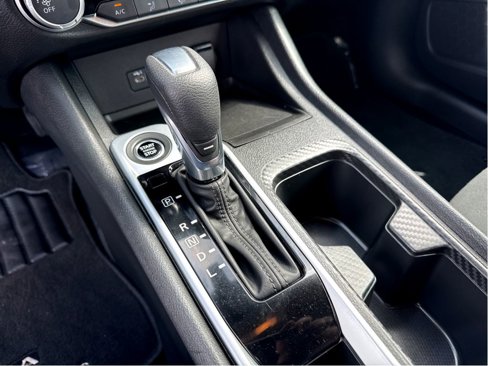 Used 2023 Nissan Sentra SV image 17