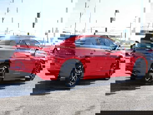 Used 2018 Dodge Charger GT image 3