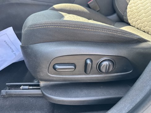 Used 2018 Chevrolet Equinox LT w/ Sun & Infotainment Package image 25