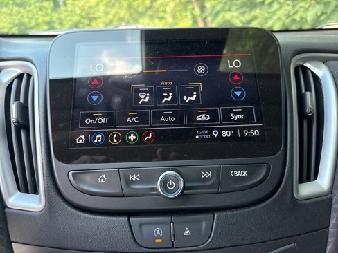 Used 2023 Chevrolet Malibu LT image 24
