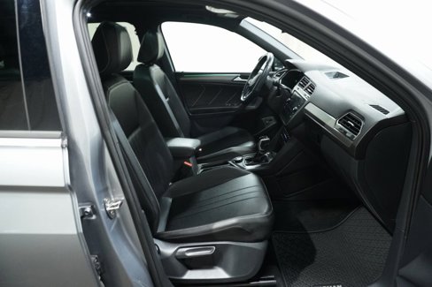 Used 2024 Volkswagen Tiguan SE R-Line image 12