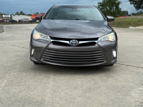 Used 2015 Toyota Camry XLE w/ Moonroof Package image 8