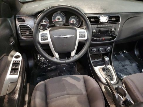 Used 2013 Chrysler 200 Touring image 21