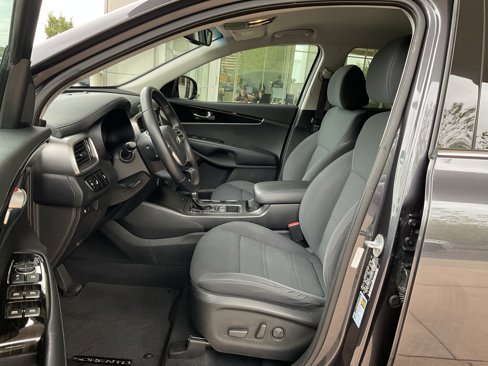 Used 2019 Kia Sorento LX w/ LX Convenience Package image 7