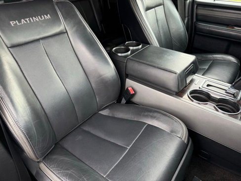 Used 2017 Ford Expedition Max Platinum image 13