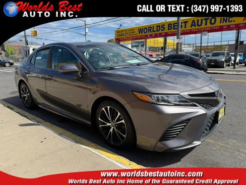 Used 2018 Toyota Camry SE w/ Moonroof Package image 1