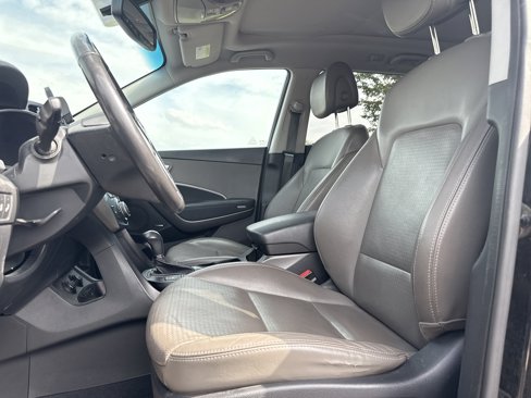 Used 2014 Hyundai Santa Fe GLS image 16