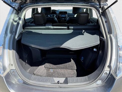 Used 2015 Nissan Leaf SL w/ Premium Package image 7
