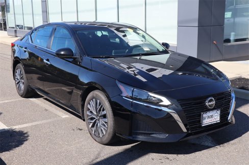 Certified 2023 Nissan Altima 2.5 SV image 3