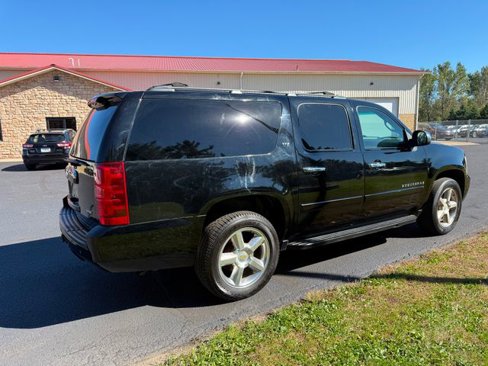 Used 2008 Chevrolet Suburban LTZ w/ LTZ Preferred Equipment Group image 3