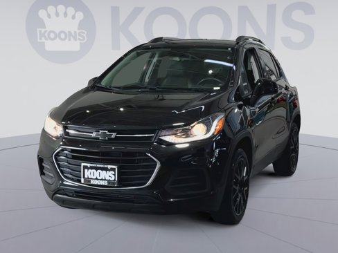 Used 2022 Chevrolet Trax LT w/ Midnight Edition image 7