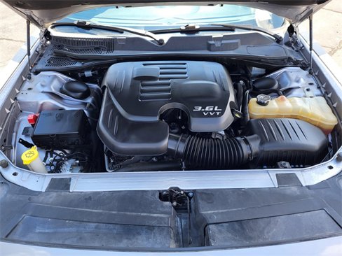 Used 2018 Dodge Challenger SXT image 24