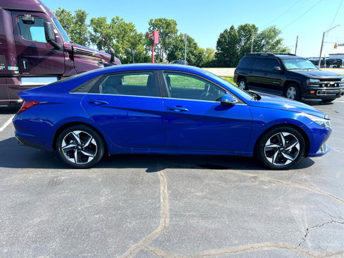 Used 2021 Hyundai Elantra Limited image 9