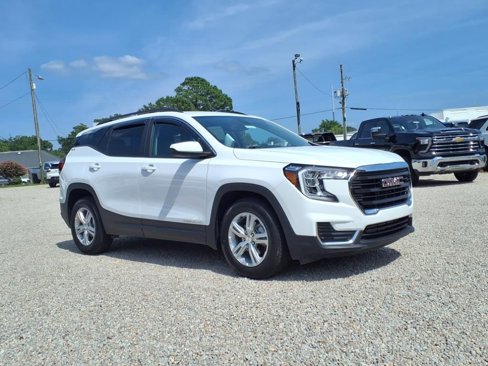 Used 2022 GMC Terrain SLE w/ Driver Convenience Package image 1