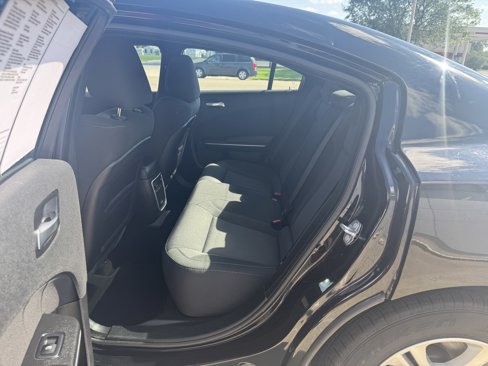Used 2019 Dodge Charger SXT image 10