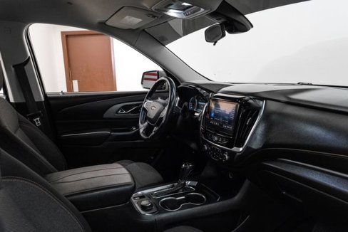 Used 2020 Chevrolet Traverse LT image 24