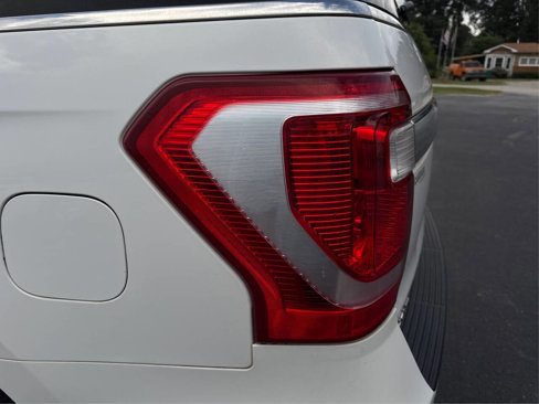 Used 2018 Ford Expedition XLT image 29