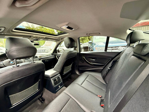Used 2018 BMW 320i Sedan image 30