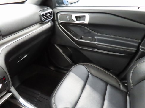Used 2020 Ford Explorer XLT w/ Equipment Group 202A image 24
