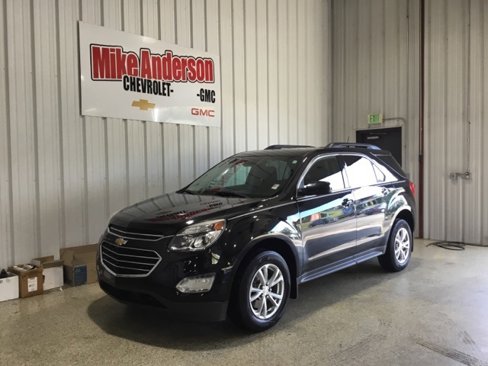 Used 2017 Chevrolet Equinox LT image 1