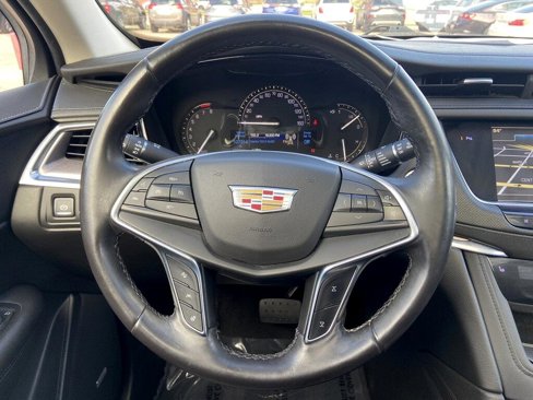 Used 2018 Cadillac XT5 Luxury w/ Driver Awareness Package image 15