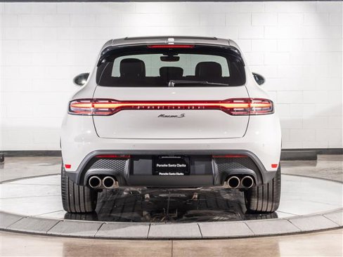 Certified 2024 Porsche Macan S image 10