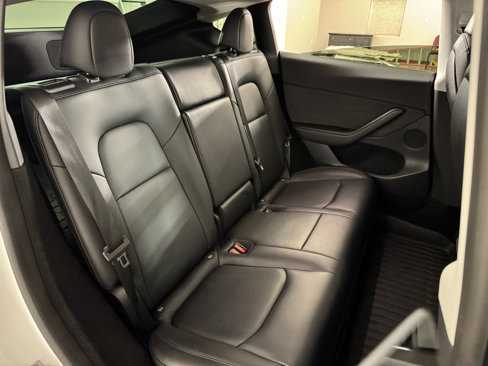 Used 2023 Tesla Model Y AWD image 33