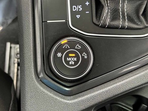 Used 2021 Volkswagen Tiguan SEL image 28