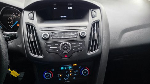 Used 2018 Ford Focus SE image 18