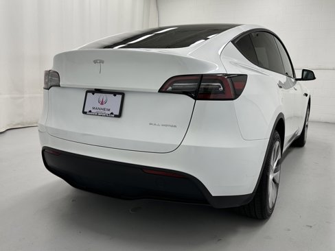 Used 2023 Tesla Model Y Long Range image 6