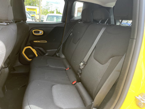 Used 2015 Jeep Renegade Latitude w/ Cold Weather Group II image 28