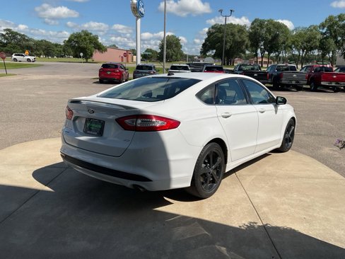 Used 2016 Ford Fusion SE w/ Equipment Group 201A image 6