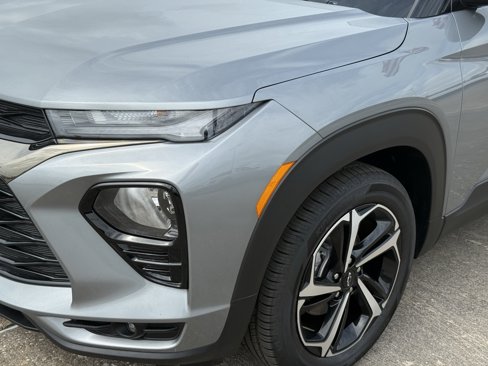 Used 2023 Chevrolet TrailBlazer RS image 2
