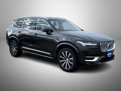Used 2024 Volvo XC90 B6 Plus image 3