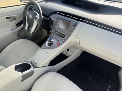 Used 2015 Toyota Prius Three image 22