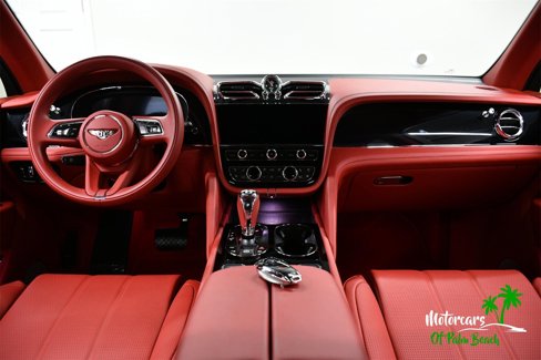 Used 2022 Bentley Bentayga image 25