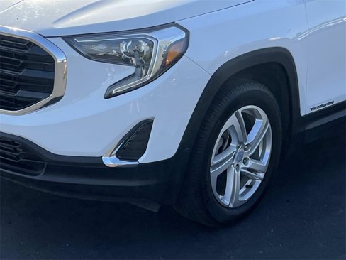 Certified 2018 GMC Terrain SLE w/ Driver Convenience Package image 8