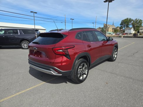 Used 2025 Chevrolet Trax LT w/ Driver Confidence Package image 3