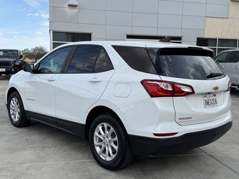 Used 2021 Chevrolet Equinox LS w/ LS Convenience Package image 4