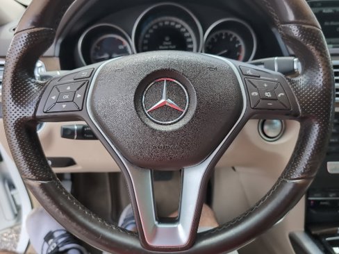 Used 2015 Mercedes-Benz E 350 Sedan image 9