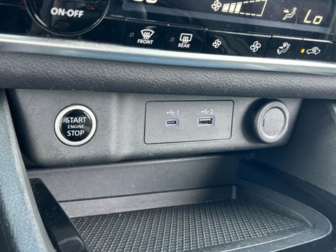 Used 2023 Nissan Rogue SV image 44