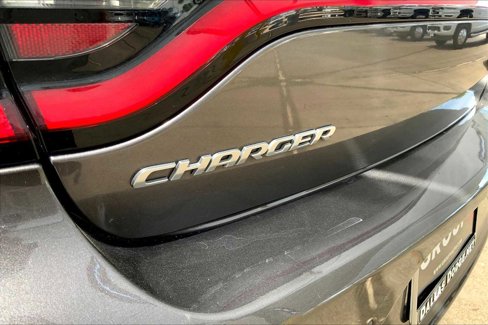 Used 2022 Dodge Charger SXT image 9