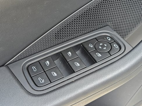 Certified 2024 Porsche Macan 4 Electric image 30