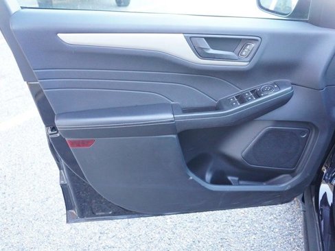 Used 2022 Ford Escape SE image 17